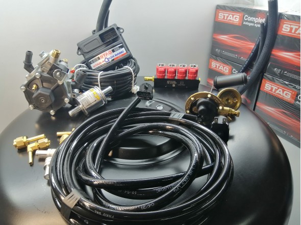 Комплект ГБО 4 Stag Q-Box Basic/ред.Stag r02/форс.Valtek + баллон 42л. Комплект ГБО 4 Stag Q-Box Basic/ред.Stag r02/форс.Valtek + баллон 42л.